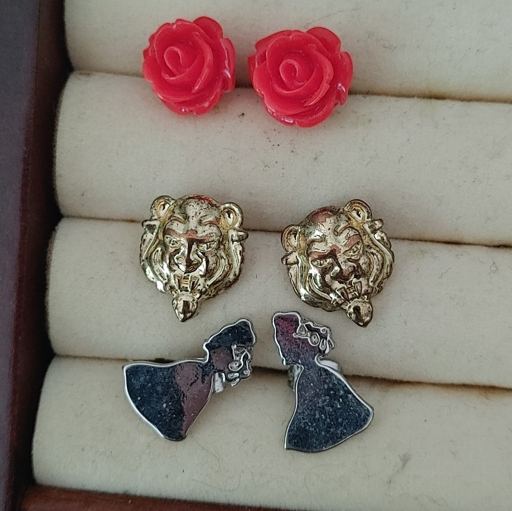 🌸3/$25🌸 Beauty and the Beast Earring Set